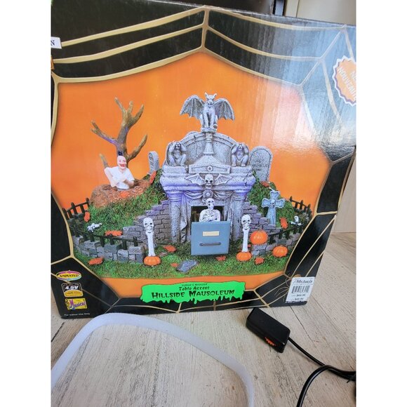 Lemax hillside mausoleum spooky town Halloween animated village - Picture 11 of 11